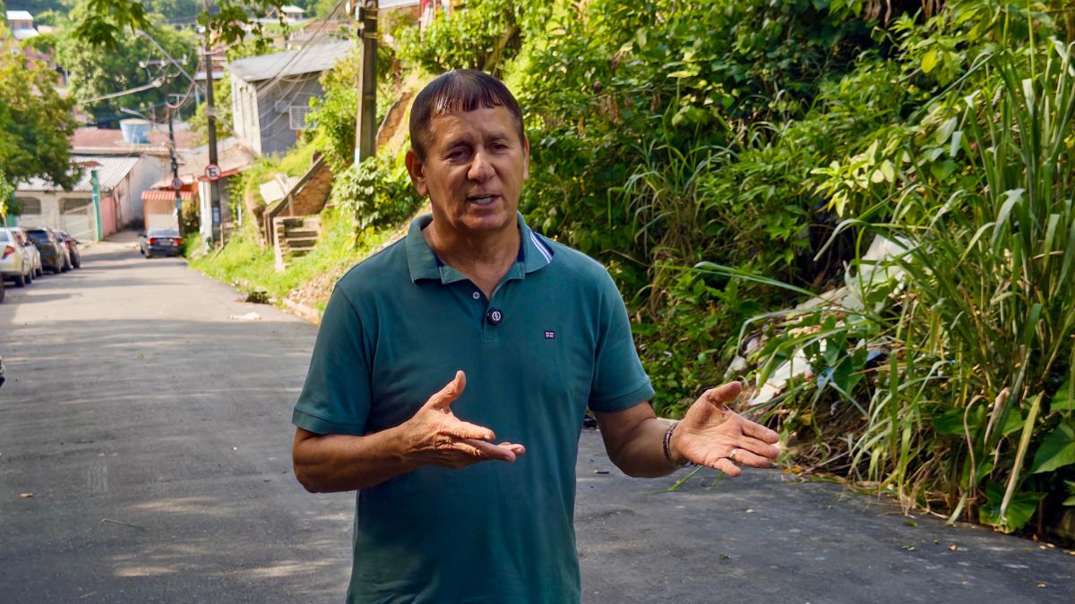 Rua do bairro São José recebe recapeamento após pedido de Roberto Sabino