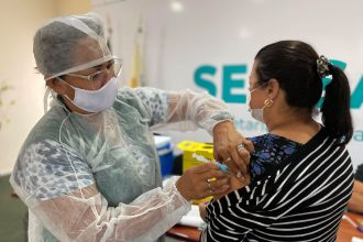 Dez unidades de saúde da Prefeitura de Manaus ofertam vacinação contra influenza neste sábado