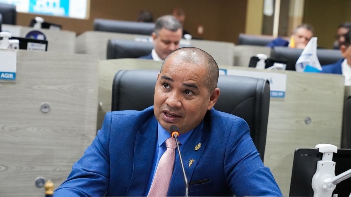 Sérgio Baré propõe dispensa de uniforme escolar para estudantes com TEA em Manaus