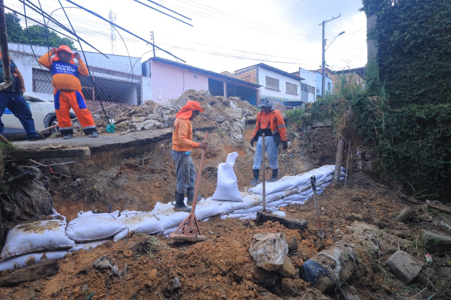 Obra de contenção e reforço na segurança no Zumbi dos Palmares