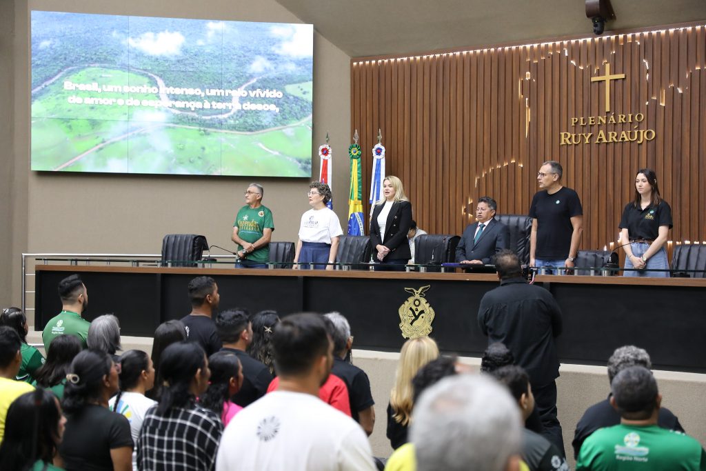 Sinésio Campos celebra os 24 anos da Fazenda da Esperança no Amazonas em sessão especial na Aleam