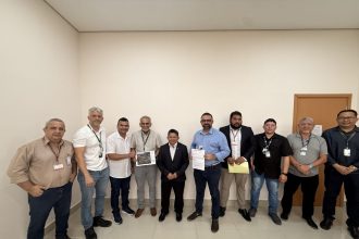 Sinésio Campos garante inclusão de 145 famílias de Parintins no novo ciclo do Luz para Todos