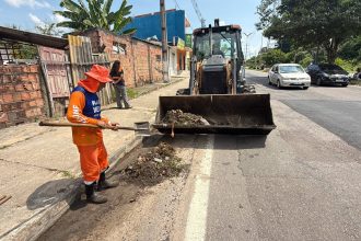 Avenida Nathan Xavier recebe serviços de limpeza