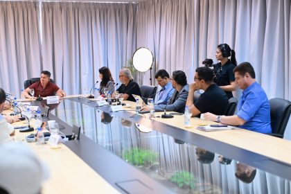 Prefeito David Almeida debate ações e investimentos para Manaus