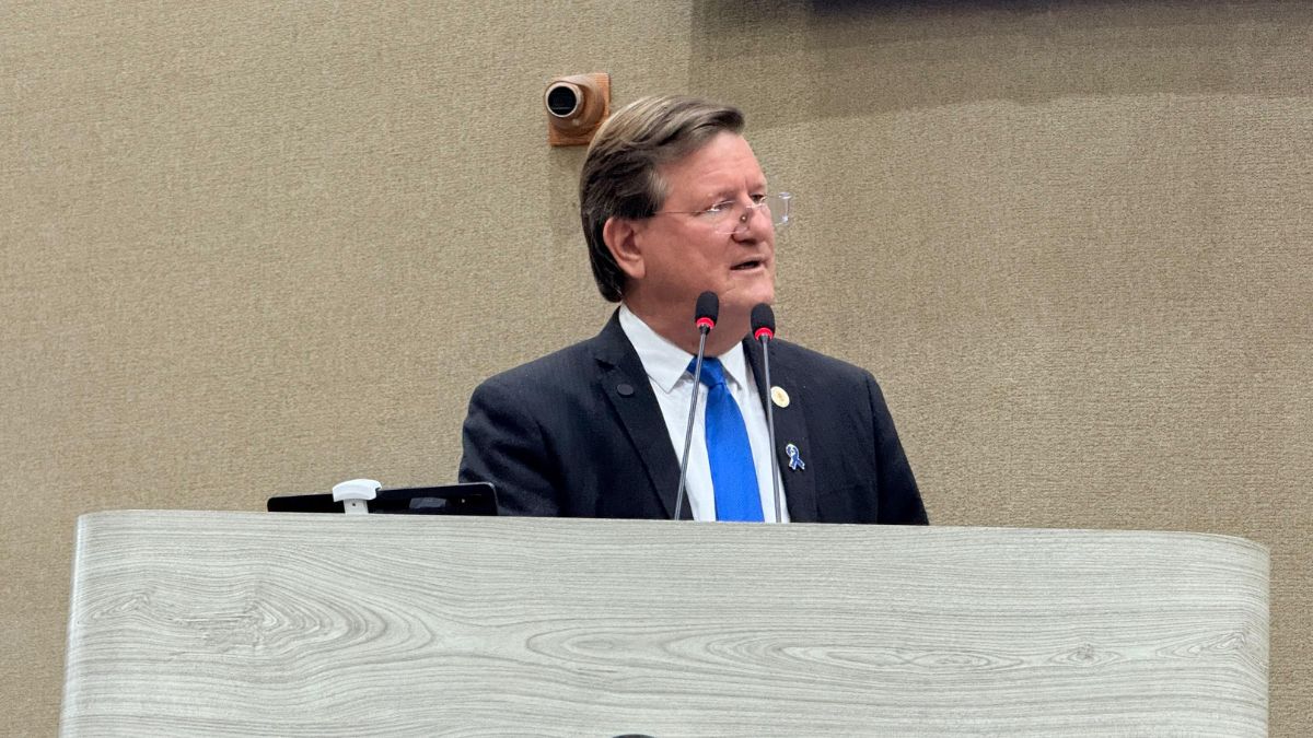 Zé Ricardo condena ataque aos direitos dos servidores municipais e cobra investigação das sete denúncias contra a prefeitura