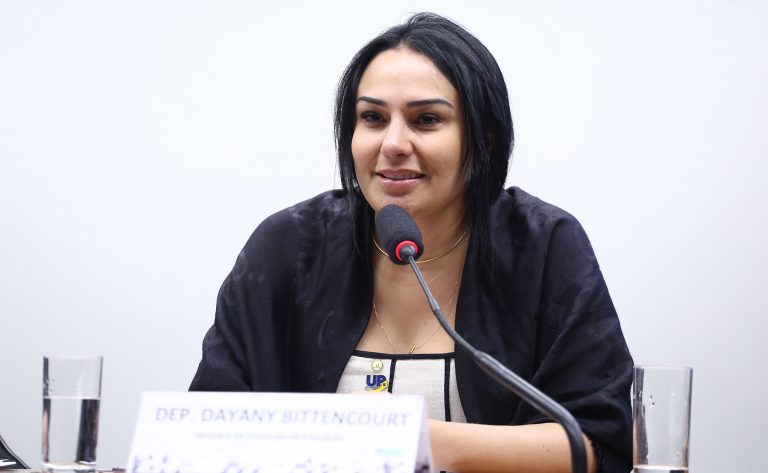 Comissão aprova diretrizes para acessibilidade sensorial em escolas