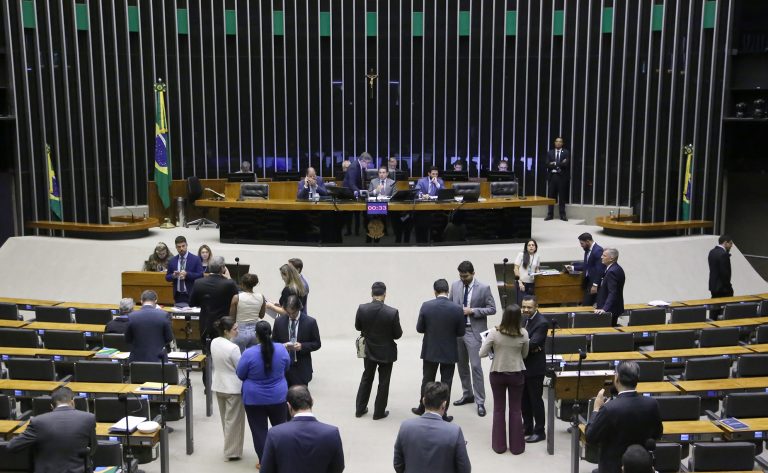 Câmara aprova reajuste para servidores do Poder Judiciário