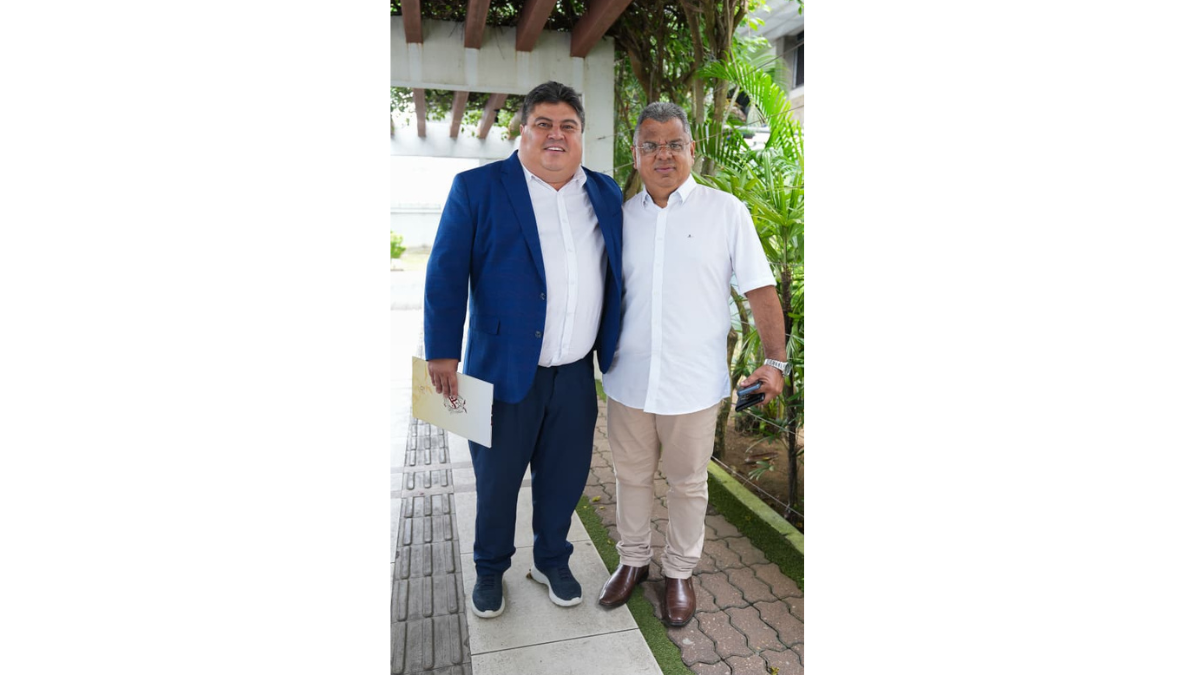 Presidente David Reis e vereadores da CMM prestigiam solenidade de entrega do Colar do Mérito de Contas no TCE-AM