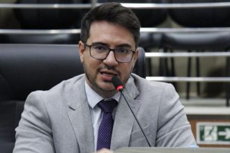‘Foram extremamente cruéis com os servidores públicos municipais’, diz Rodrigo Guedes sobre os vereadores que aprovaram a Reforma da Previdência Municipal de Manaus