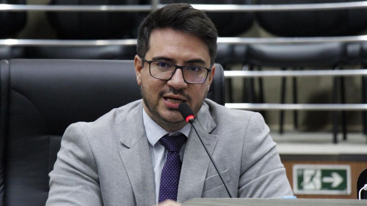 ‘Foram extremamente cruéis com os servidores públicos municipais’, diz Rodrigo Guedes sobre os vereadores que aprovaram a Reforma da Previdência Municipal de Manaus