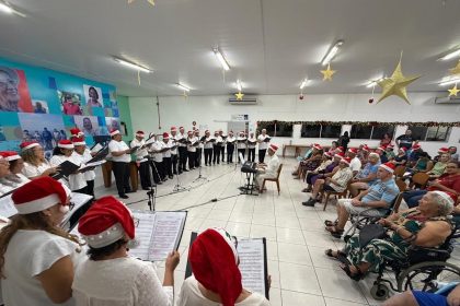 Idosos da Fundação Dr. Thomas têm noite de apresentação especial de Natal
