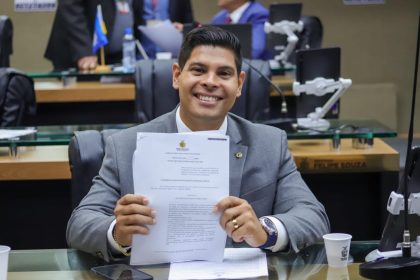 Deputado Mário César Filho está entre os parlamentares mais produtivos da Aleam e se destaca com ações de defesa dos autistas e consumidores em 2025