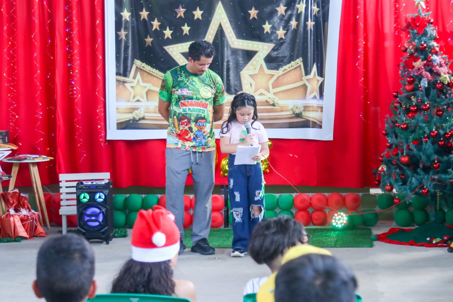 Estudantes da prefeitura lançam 70 livros autorais