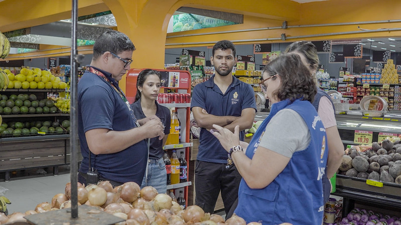 Visa Manaus fiscaliza supermercados em ‘Natal com Saúde’