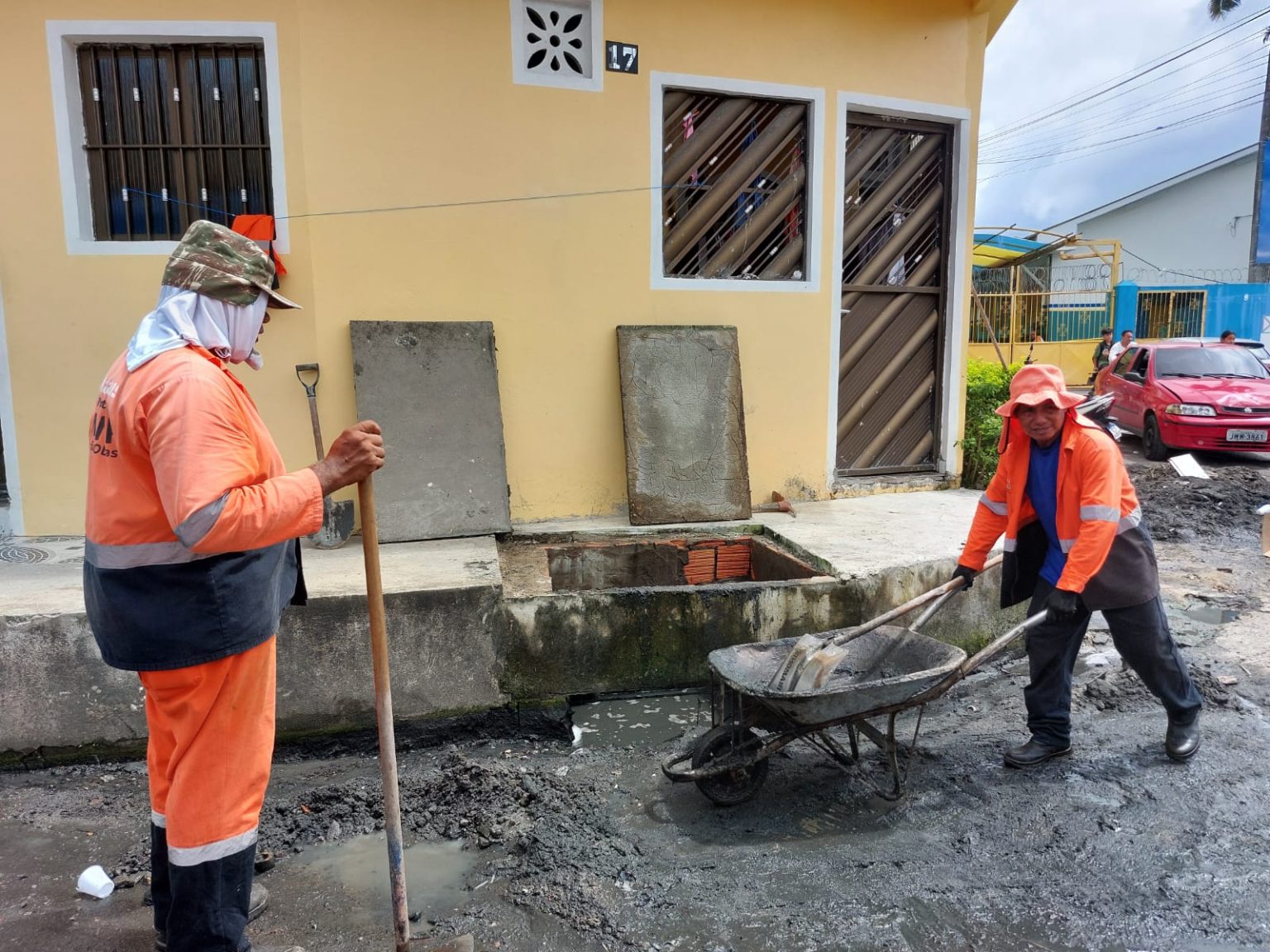 Recuperação da drenagem superficial e profunda na rua Mauá da Serra