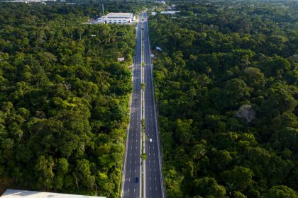 Prefeitura de Manaus amplia avenida do Turismo
