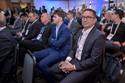 Daniel Almeida participa da Conferência da Unale sobre IA e mudanças climáticas, em Bento Gonçalves