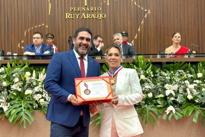 Deputado Cristiano D’Angelo homenageia juíza Maria Benigno com a Medalha da Ordem do Mérito Legislativo