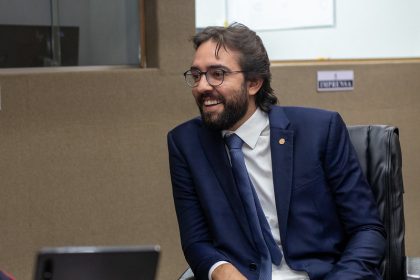 Deputado Thiago Abrahim apresenta projeto para modernizar sistemas públicos e estimular empreendedorismo digital no Amazonas