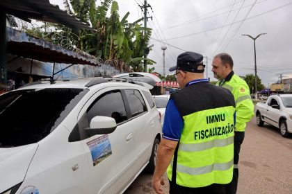 Fiscalização de transporte no acesso à ponte Rio Negro