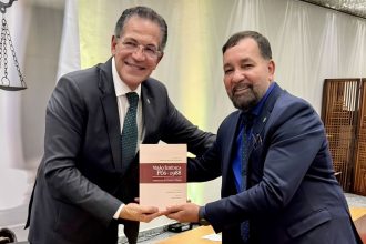 Gilmar Nascimento representa CMM e Comissão de Prerrogativas da OAB-AM em homenagem do STJ ao ministro Mauro Campbell