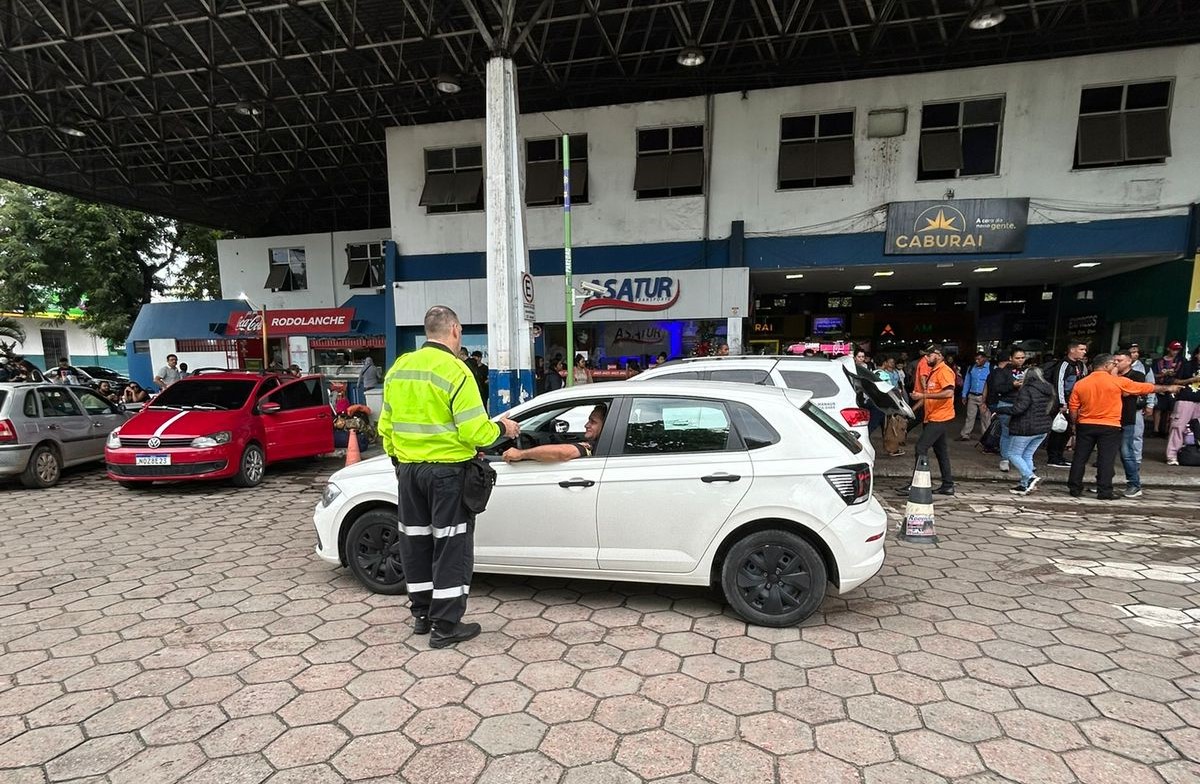 Terminal Rodoviário recebe operação para organizar serviços de transporte