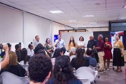 João Luiz entrega emenda para regularização fundiária de agricultores