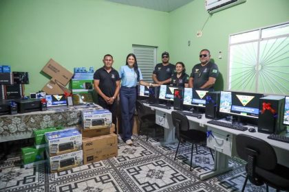 Mayra Dias entrega equipamentos para reforçar estrutura do Conselho Tutelar de Nova Olinda do Norte
