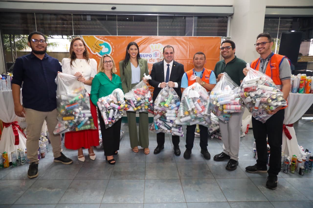 Mayra Dias entrega mais de 2,5 mil frascos ao Raio de Sol e reforça campanha de reciclagem solidária