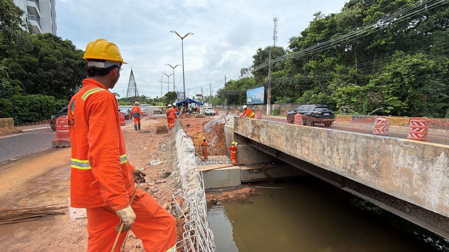 Prefeitura de Manaus amplia ponte da avenida do Turismo