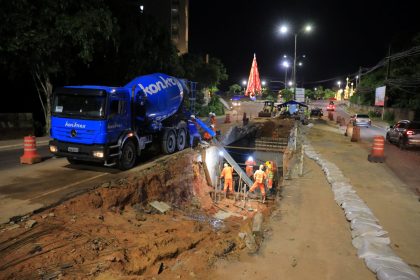 Prefeitura de Manaus avança em obra de concretagem de ponte
