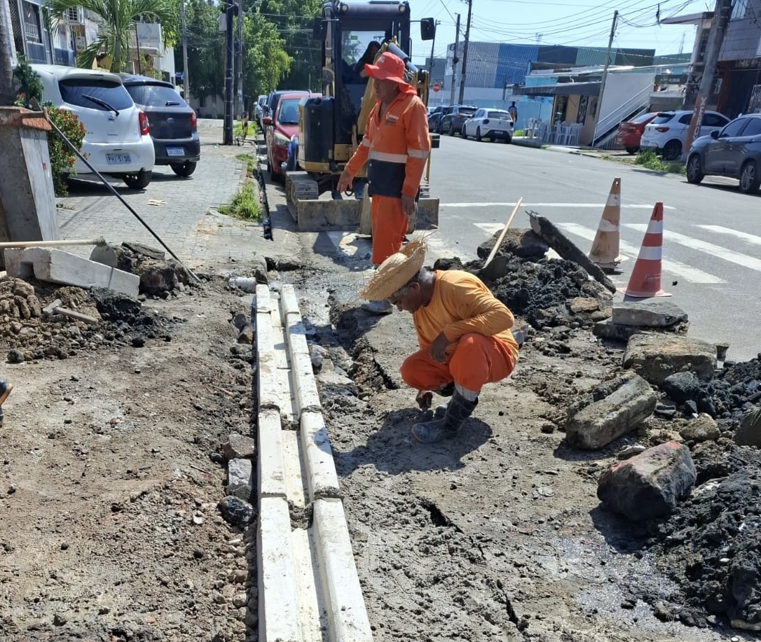 Prefeitura implanta canaletas e melhora drenagem no Cachoeirinha
