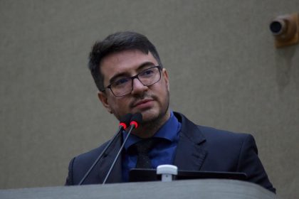 Rodrigo Guedes cobra que a Prefeitura de Manaus realize obras para contenção da mega erosão no Conjunto Canaranas