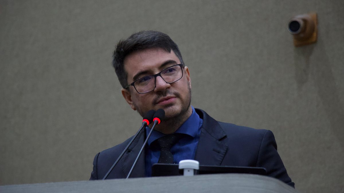 Rodrigo Guedes cobra que a Prefeitura de Manaus realize obras para contenção da mega erosão no Conjunto Canaranas