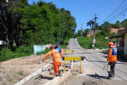 Prefeitura de Manaus intensifica obras e reconstrói drenagem superficial no bairro Colônia Antônio Aleixo