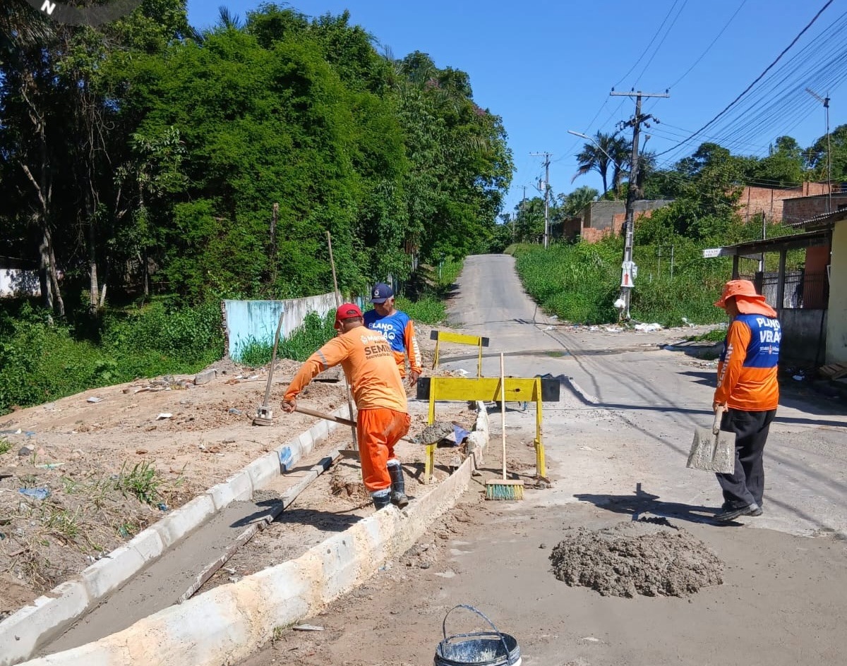 Prefeitura de Manaus intensifica obras e reconstrói drenagem superficial no bairro Colônia Antônio Aleixo