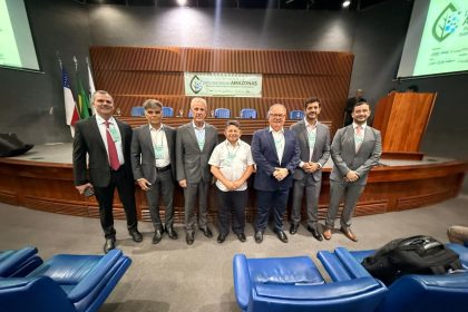 Sinésio Campos participa do Seminário Datacenters no Amazonas e defende grupo de trabalho para marco legal