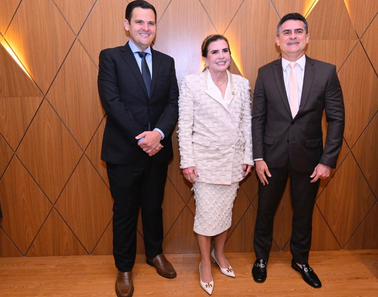 Prefeito prestigia posse do novo Corpo Diretivo do TCE-AM