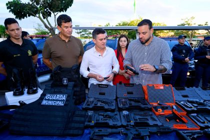 Prefeito entrega novos armamentos e coloca Manaus na liderança nacional em segurança municipal