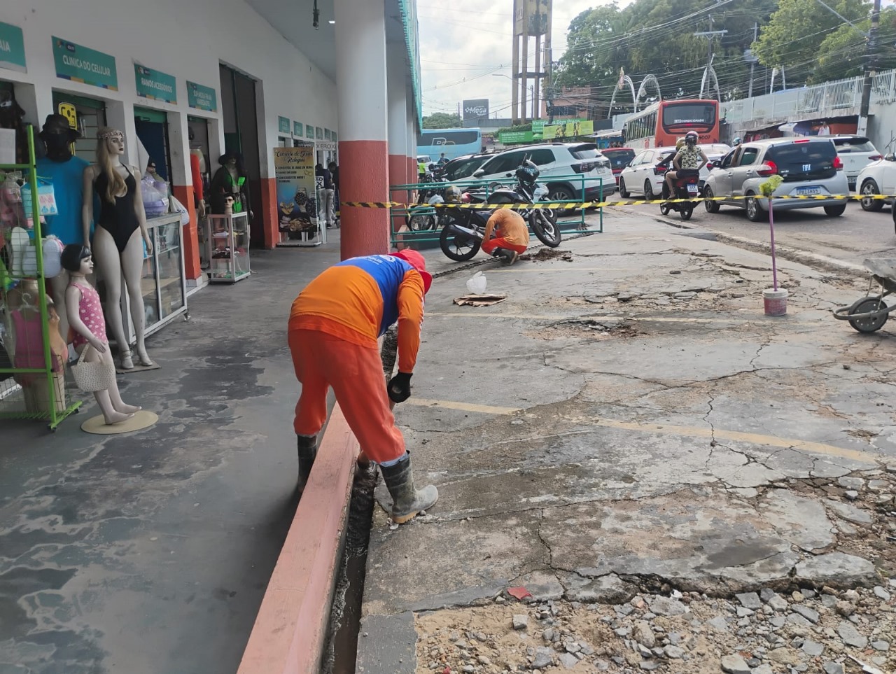 Prefeitura de Manaus intensifica serviços de drenagem no bairro Compensa 2