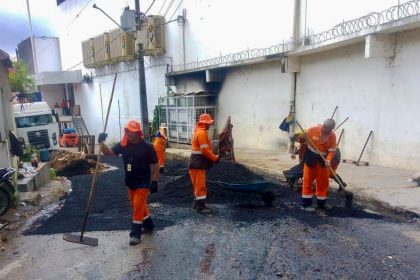 Prefeitura de Manaus realiza serviço de manutenção asfáltica e melhora mobilidade no bairro Jorge Teixeira