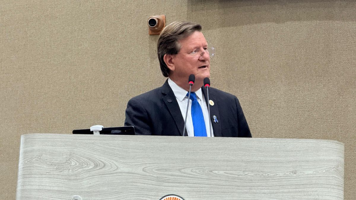 Zé Ricardo cobra da Prefeitura de Manaus políticas públicas de acessibilidade diante de cenário crítico vivido por pessoas com deficiência