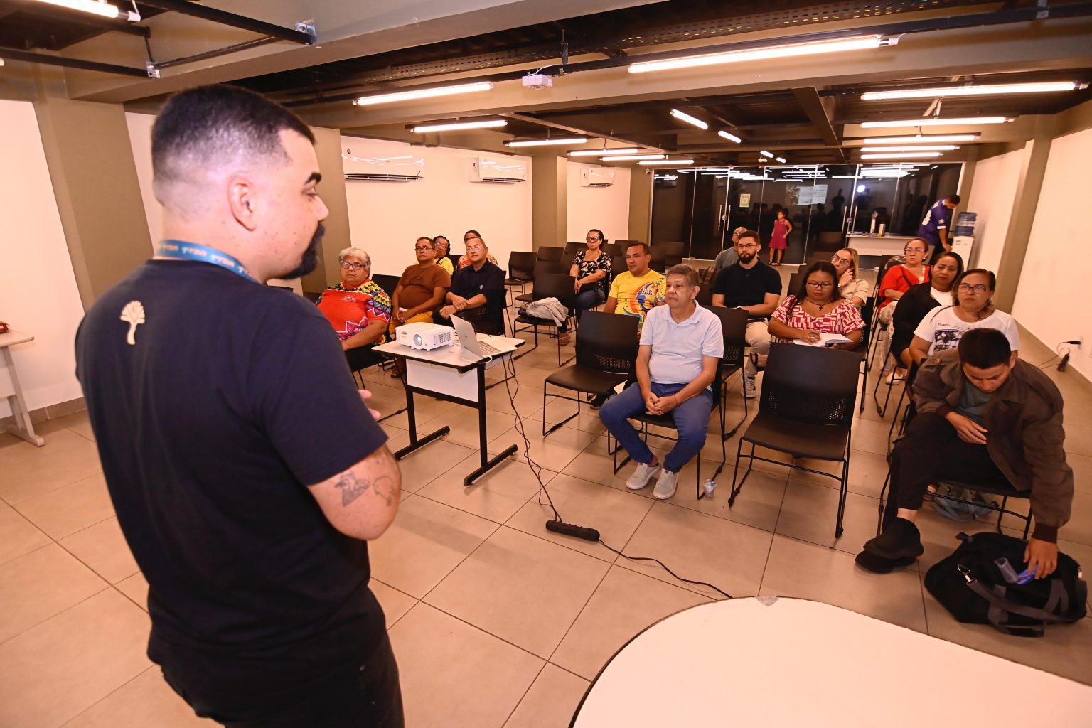 Prefeitura de Manaus encerra oficina sobre produção de eventos de rua voltados ao Carnaval