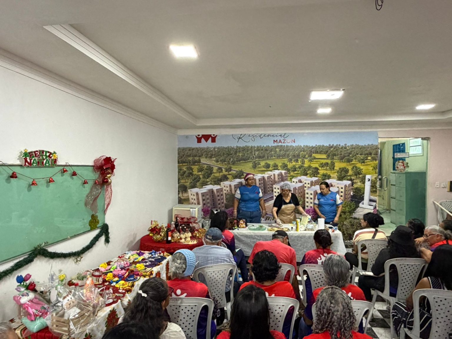 Prefeitura de Manaus leva qualificação culinária a idosos empreendedores da zona Norte