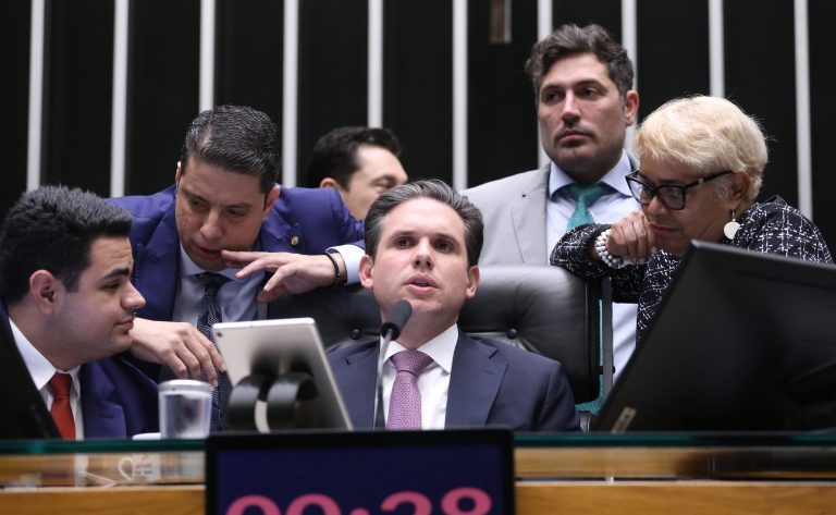 Motta diz que regulamentação da reforma tributária vai reduzir burocracia no Brasil