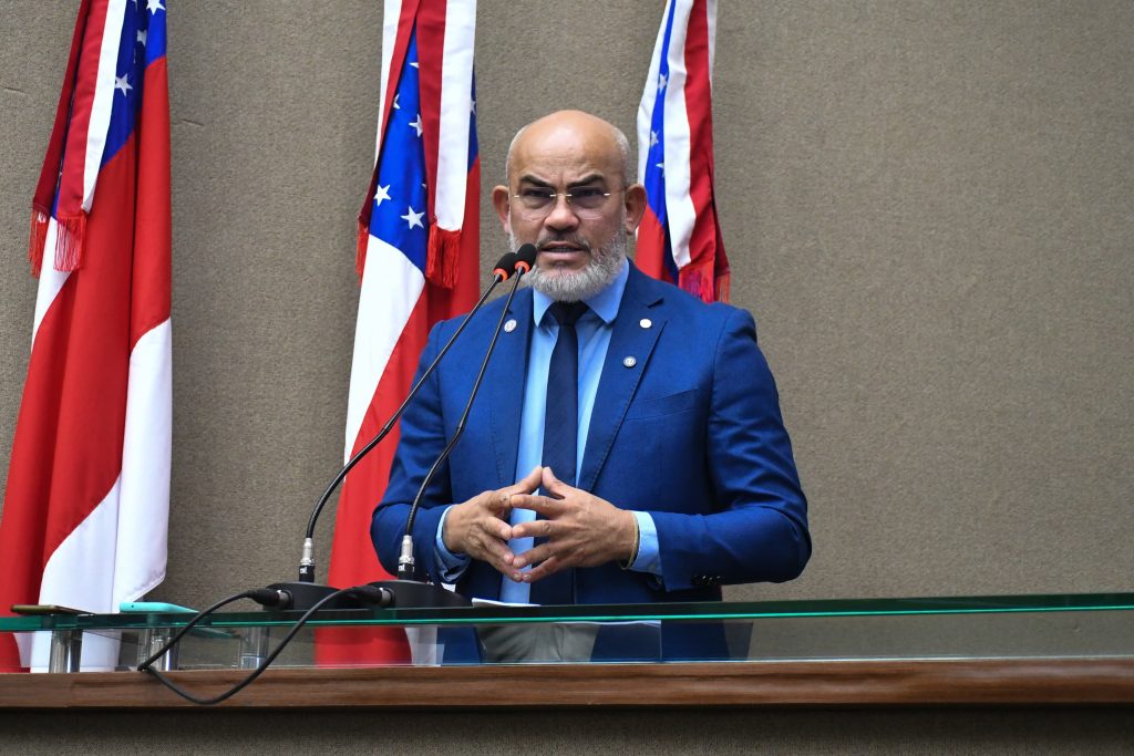 Cabo Maciel parabeniza UEA por avanço no Enamed e reforça apoio ao fortalecimento do ensino médico