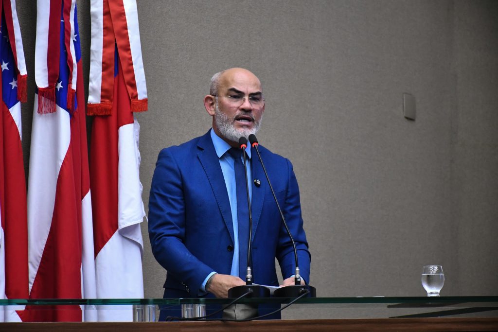 Cabo Maciel solicita elogio oficial a policiais da PMAM por captura de suspeito em Manaus