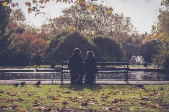 Degraus Para o Amanhã: Como Encontros Simples Podem Mudar Tudo