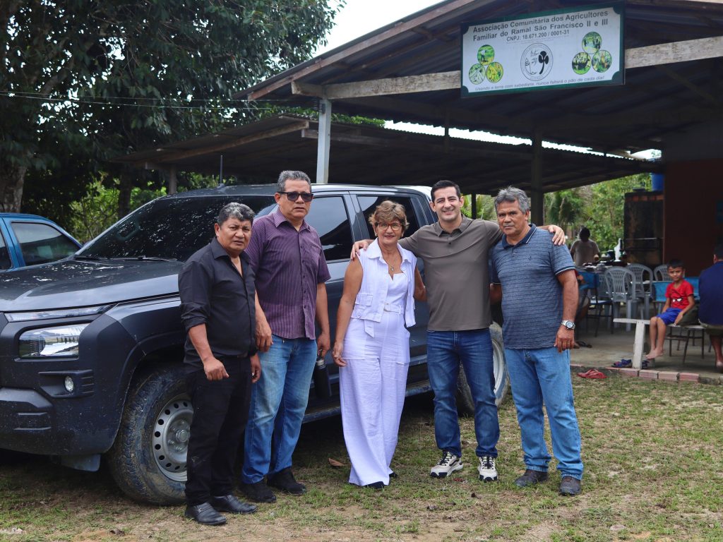 Emendas de Carlinhos Bessa garantem veículo para fortalecer produção em comunidades rurais de Manaus