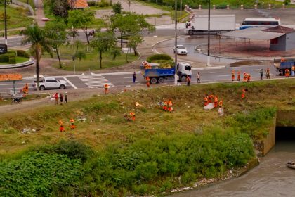 Prefeitura realiza grande mutirão de limpeza na zona Sul